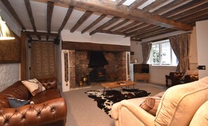 Comfort Cottage | Living area | 28-inch Smart TV with digital channels, TV - Oak House (Rye)