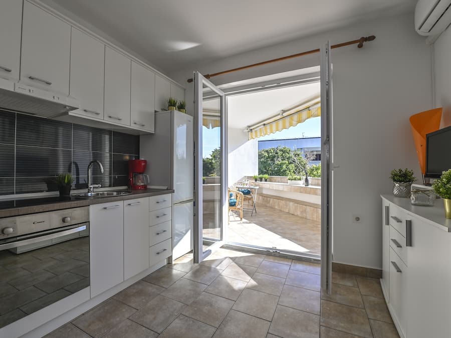 Huoneisto | Yksityinen keittiö | Jääkaappi, uuni, liesi, kahvin-/teenkeitin