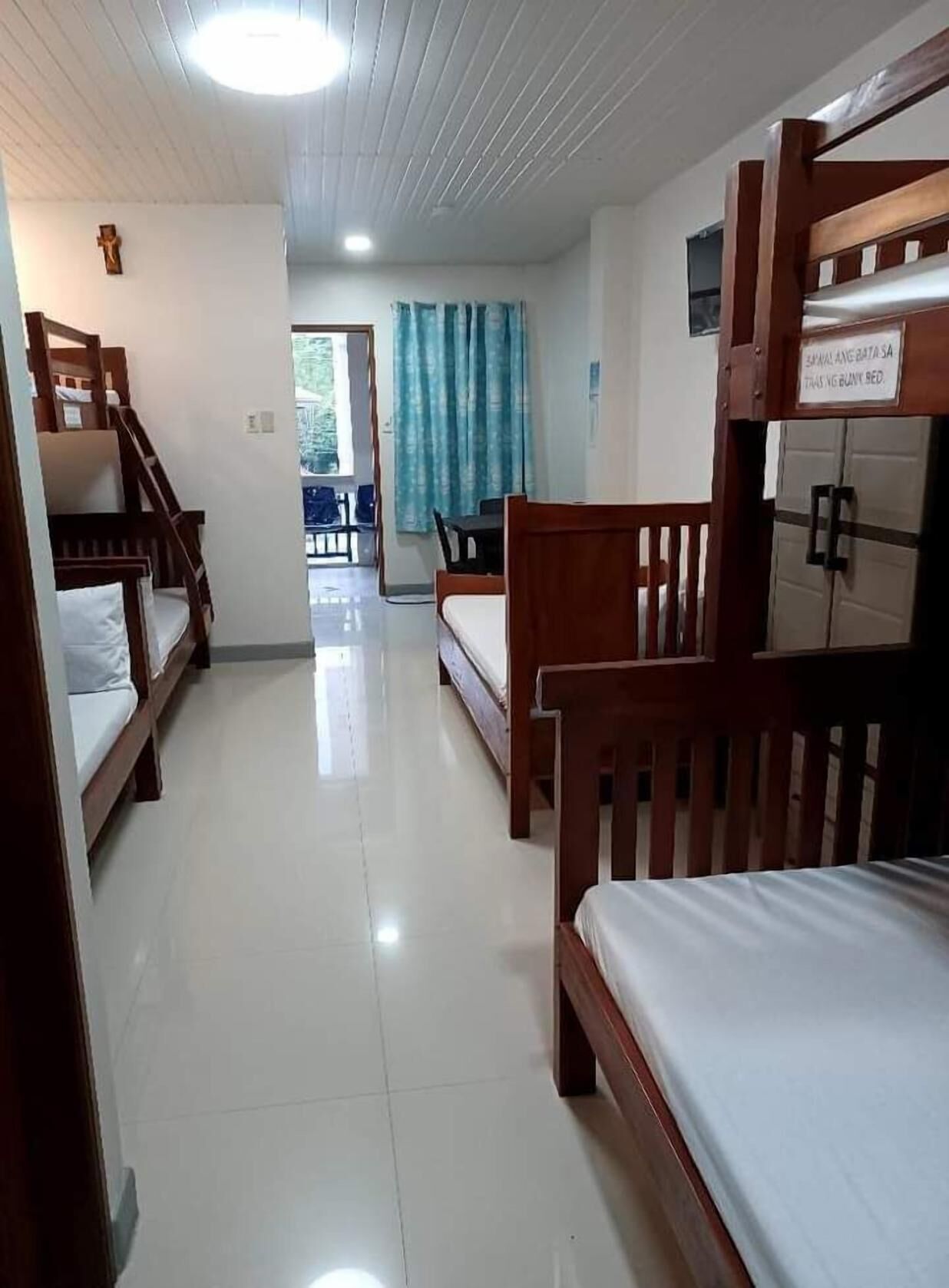 In-room safe, free WiFi, bed sheets