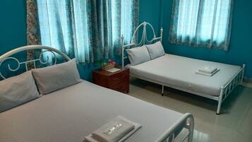 In-room safe, free WiFi, bed sheets