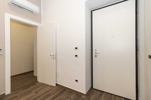 Interior - NEW! Roomy & Bright Apt x 4 LINGUA / MOLINETTE (Torino)