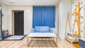 Habitación básica, 1 habitación (rimeondol) | 1 dormitorio y wifi gratis