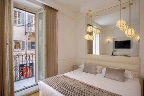 Dobbeltrom – superior | Minibar, safe på rommet, skrivebord og lydisolert