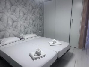 1 bedroom, Internet, bed sheets - Poblado Marinero, Los Gigantes 1 Room (Acantilados de Los Gigantes)