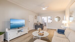 Smart TV, DVD player
