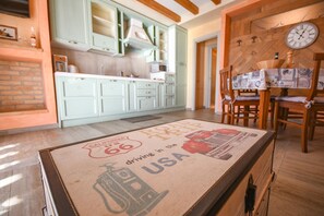 Interior - Conte, with big balcony and lake view (Tignale)