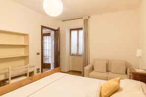 2 habitaciones, tabla de planchar con plancha y wifi gratis