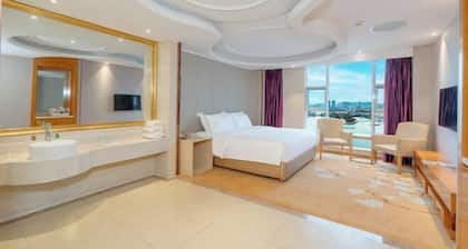 Vienna International Hotel (Tianmen Wanda Plaza Donghu Branch)