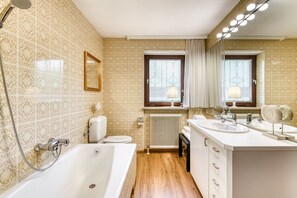 Villa | Bathroom | Separate tub and shower, towels