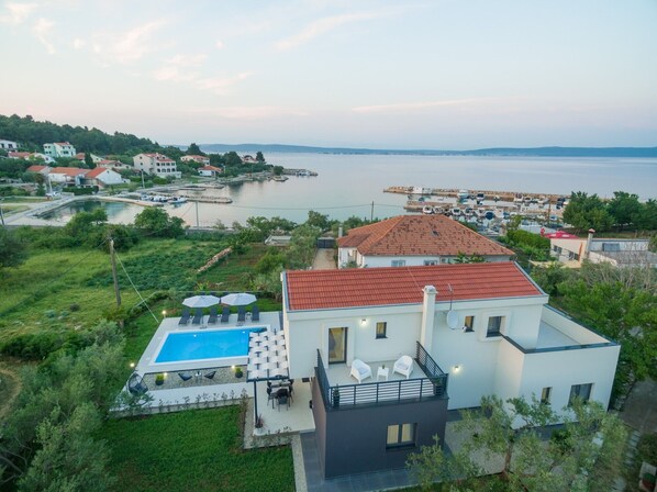Exterior - Villa Rossa - Three Bedroom Villa with Pool & Jacuzzi (Pašman)