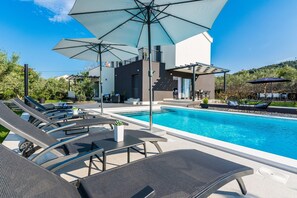 Outdoor pool, a heated pool - Villa Rossa - Three Bedroom Villa with Pool & Jacuzzi (Pašman)