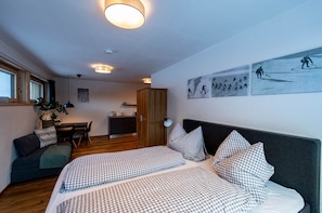 Estudio | Escritorio, wifi gratis, ropa de cama