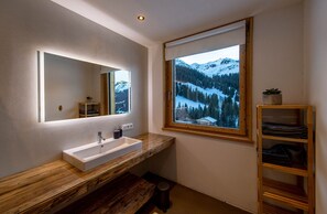 Studio | Bathroom | Shower, towels - Chalet Gargellen (Sankt Gallenkirch)