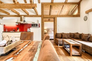 TV - Dahoam-Apartments by AA-Appartments (Buerserberg)