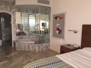 Een douche, een bubbelbad, een bidet