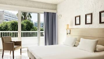 Apartment, 1 Bedroom | 1 bedroom, in-room safe, free WiFi, bed sheets