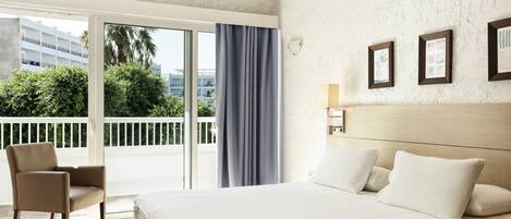 Apartment, 1 Bedroom | 1 bedroom, in-room safe, free WiFi, bed sheets