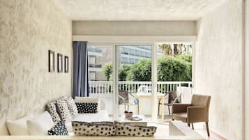 Apartment, 1 Bedroom | Living area | 32-inch LED TV with satellite channels, TV