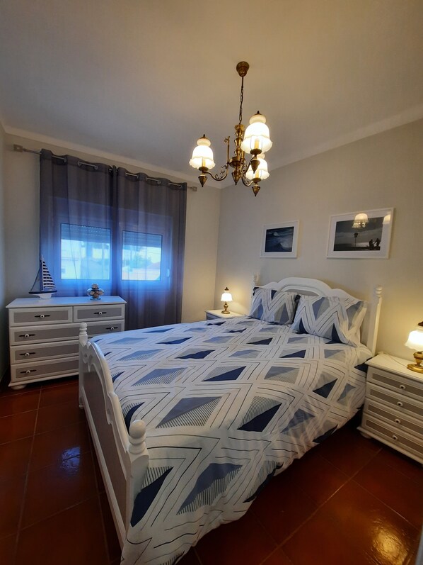 2 bedrooms, iron/ironing board, travel crib, free WiFi