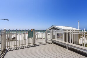 Condo, 4 Bedrooms | Property grounds
