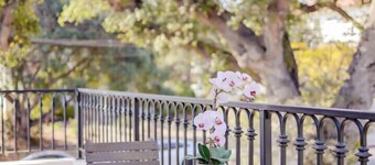 Casa Valerio Unit #8-Boutique Suite in Downtown Santa Barbara