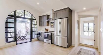 Casa Valerio Unit 8 - Three Bedroom Apartment, Sleeps 6