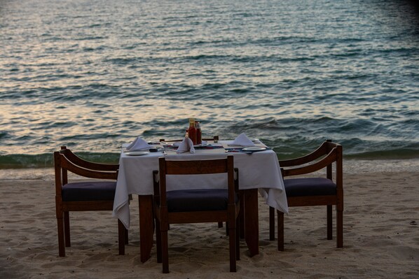 Couples’ dining