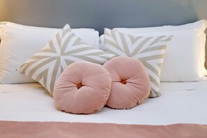 2 chambres, fer et planche à repasser, Wi-Fi gratuit, draps fournis