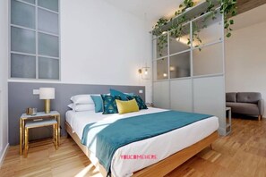 1 bedroom, iron/ironing board, free WiFi, bed sheets - BRANDO'S - PEACOCK - STYLISH REFINED APARTMENT FOR YOUR STAY IN ROME (Roma)