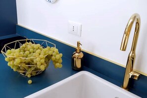Shower, hair dryer, bidet, towels - BRANDO'S - PEACOCK - STYLISH REFINED APARTMENT FOR YOUR STAY IN ROME (Roma)