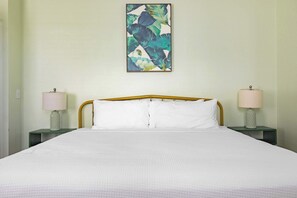 7 bedrooms, iron/ironing board, WiFi, bed sheets - 1 Block to Duval St | Banana's Foster Guesthouse (Key West)