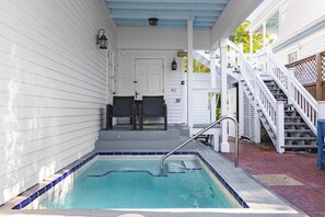 A heated pool - 1 Block to Duval St | Banana's Foster Guesthouse (Key West)