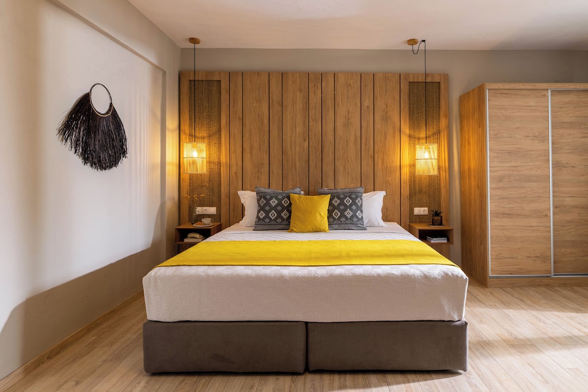 Executive Room, 1 Bedroom, Balcony, Pool View