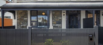 Salty Pines - Large 3BR Glenelg South