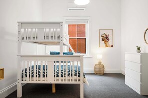 3 chambres, bureau, fer et planche à repasser, Wi-Fi