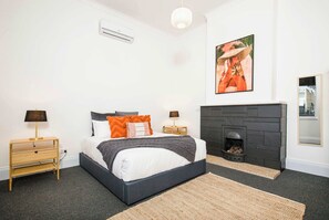 3 bedrooms, desk, iron/ironing board, WiFi