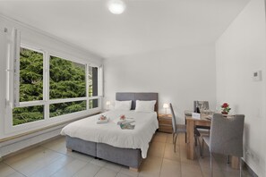 Family Studio, Mountain View (Alta vista) | Free WiFi, bed sheets - Locarno City Apartments (Locarno)