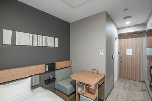 1 bedroom, desk, free WiFi, bed sheets