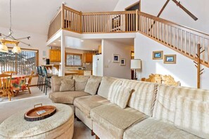 Flat-screen TV, fireplace, books, offices - Breckenridge Mountain Retreat with Hot Tub (Breckenridge)