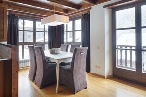 Dining - Val de Ruda Luxe 66 by FeelFree Rentals (Naut Aran)