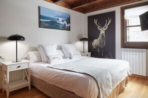 3 عدّة غرف نوم ومكواة/لوح كي وواي فاي مجانًا وملاءات أسرّة