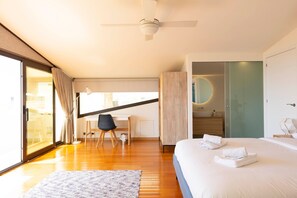 7 chambres, bureau, espace de travail pour ordinateur portable