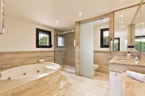 Villa | Bathroom | Hair dryer, towels, soap, shampoo