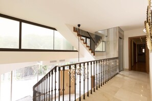 Nội thất lối vào