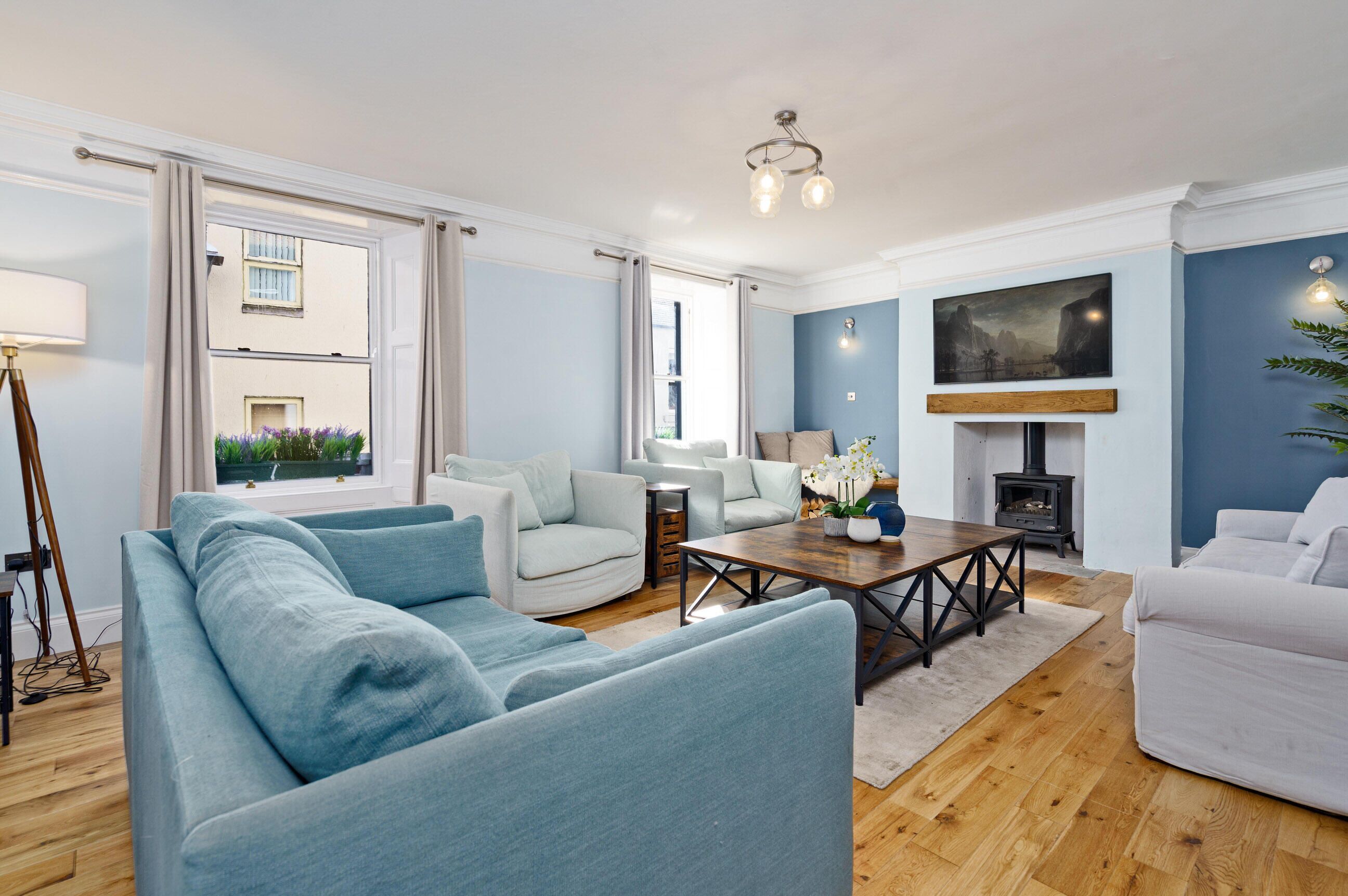 Smart-tv en een open haard