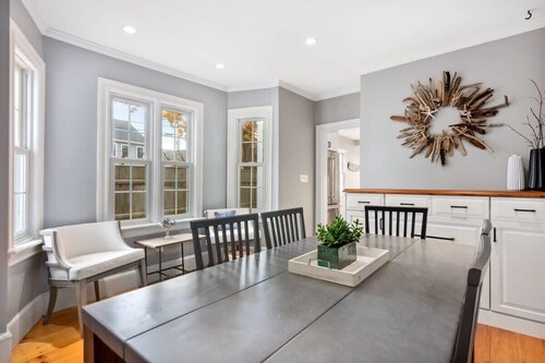 Downtown Newburyport Townhouse | Patio & Parking
