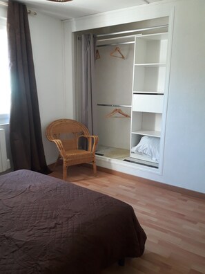 2 bedrooms, iron/ironing board, travel crib, WiFi