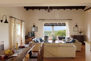 Smart-TV og stereoanlegg