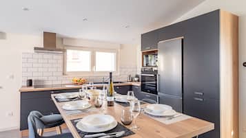 Fridge, microwave, oven, dishwasher