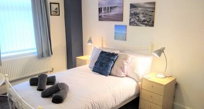 Modern Comfy 2-bedroom Flat in St Helens